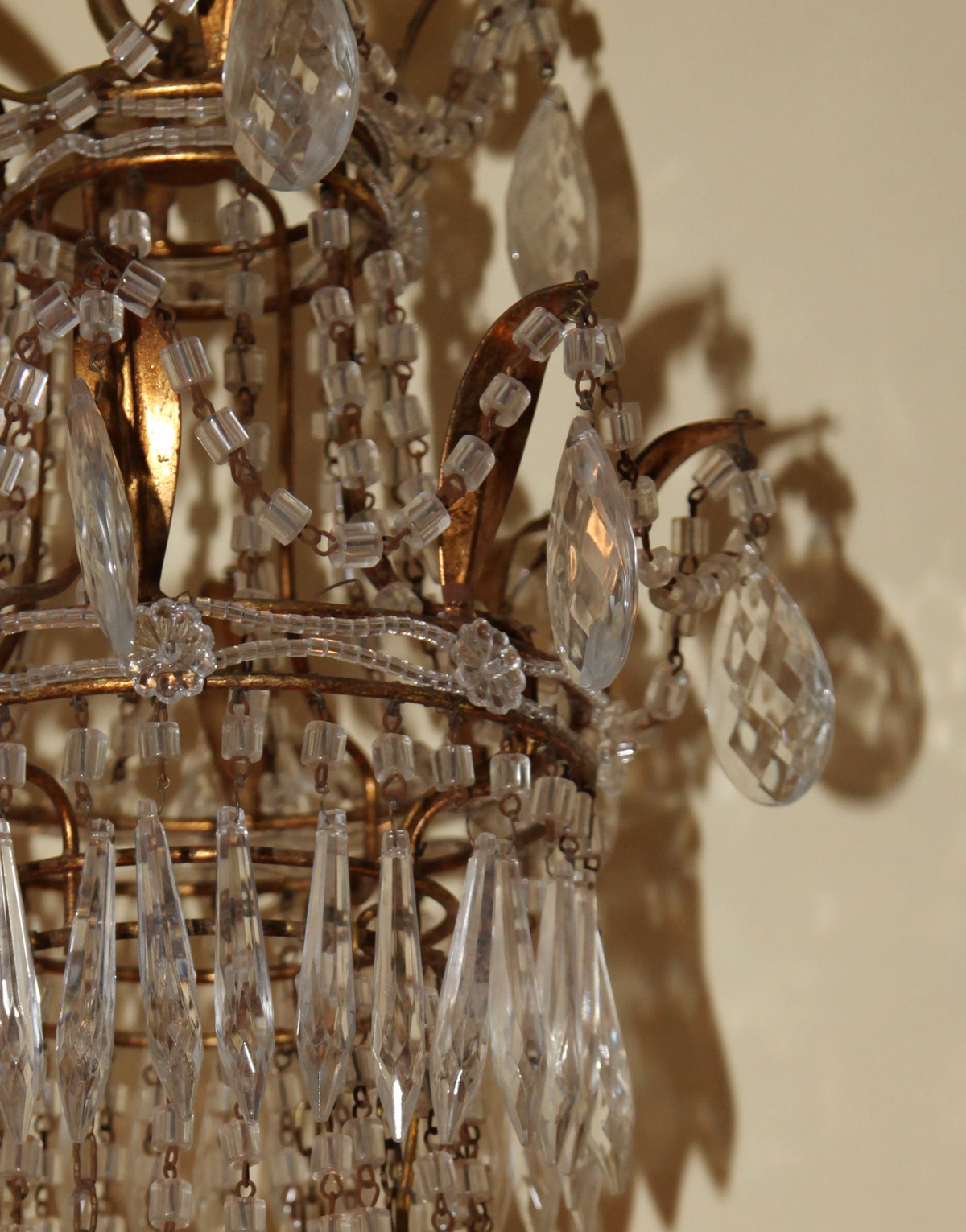 CHANDELIER CIRCA 1920