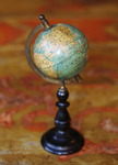 Petit globe terrestre Vivien fin XIX
