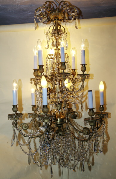 Lustre bronze doré et cristal style L XVI
