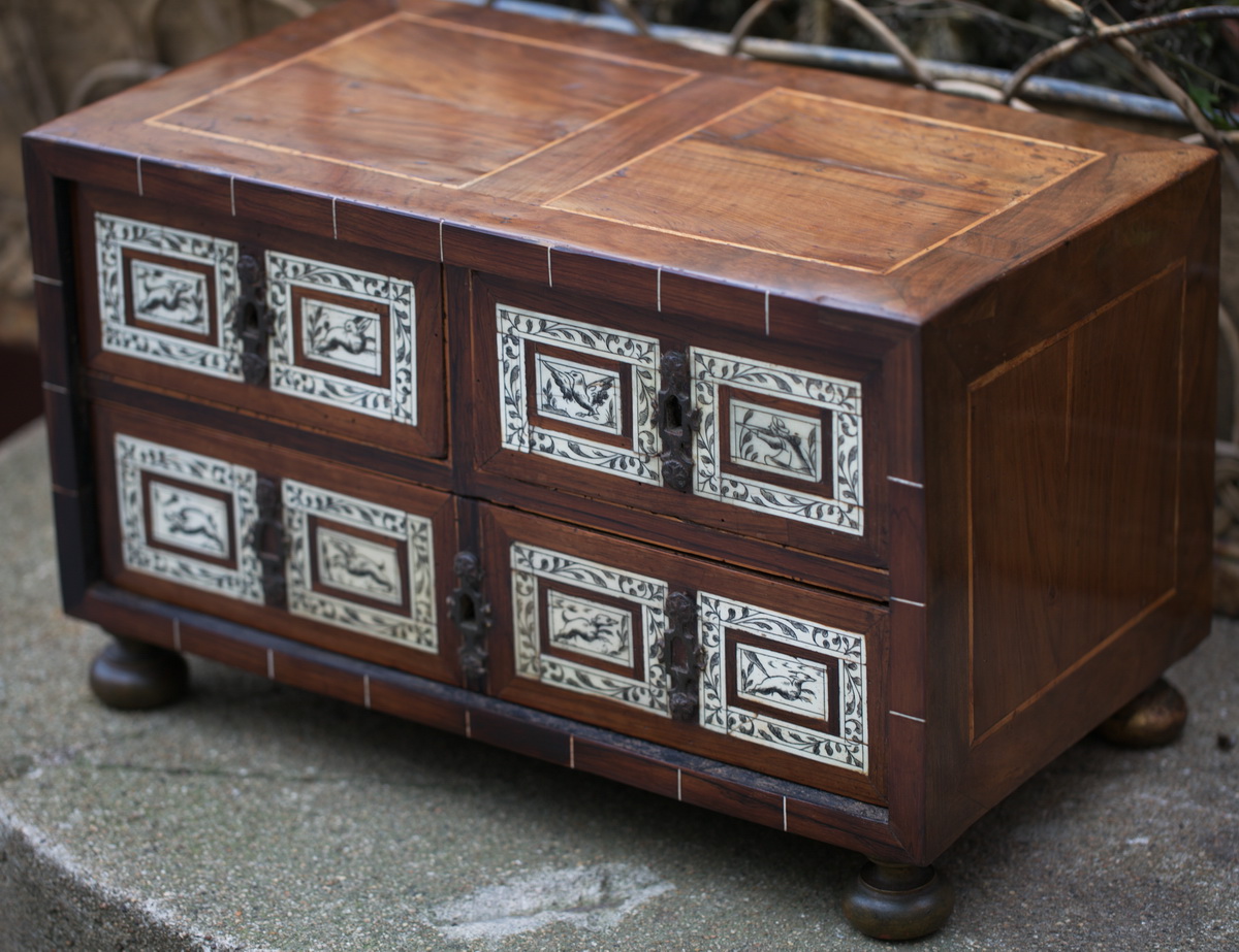 Petit cabinet Italie XVII