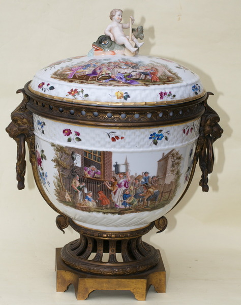 Brûle parfum porcelaine circa 1880