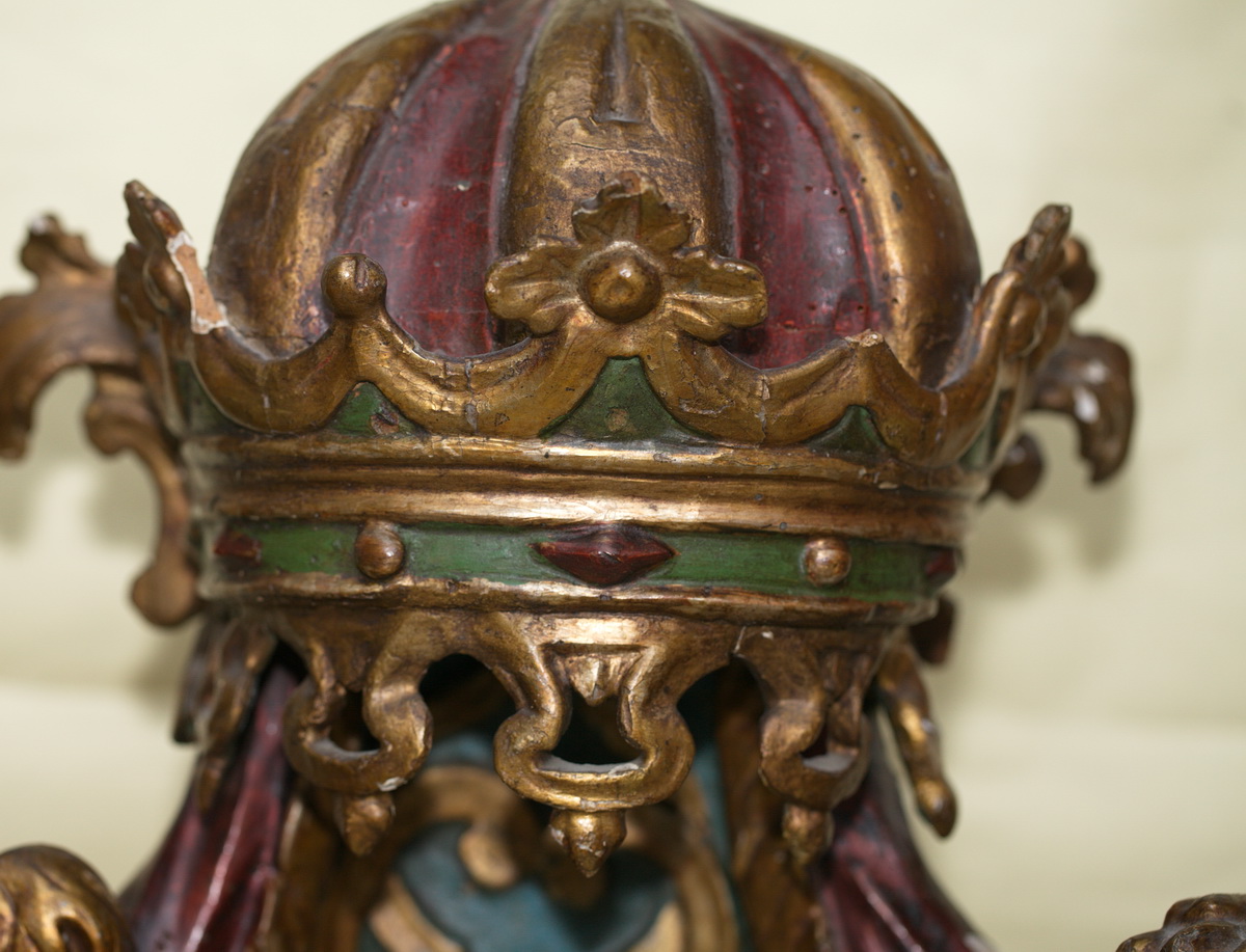 Polychrome wooden base XVIII