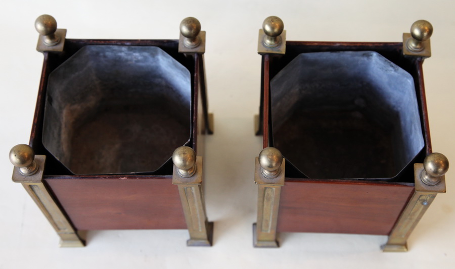 Cache-pots circa 1940