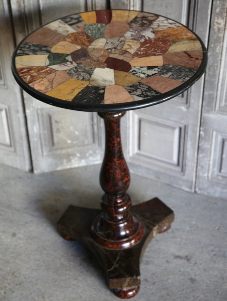 Guéridon en marbre circa 1830