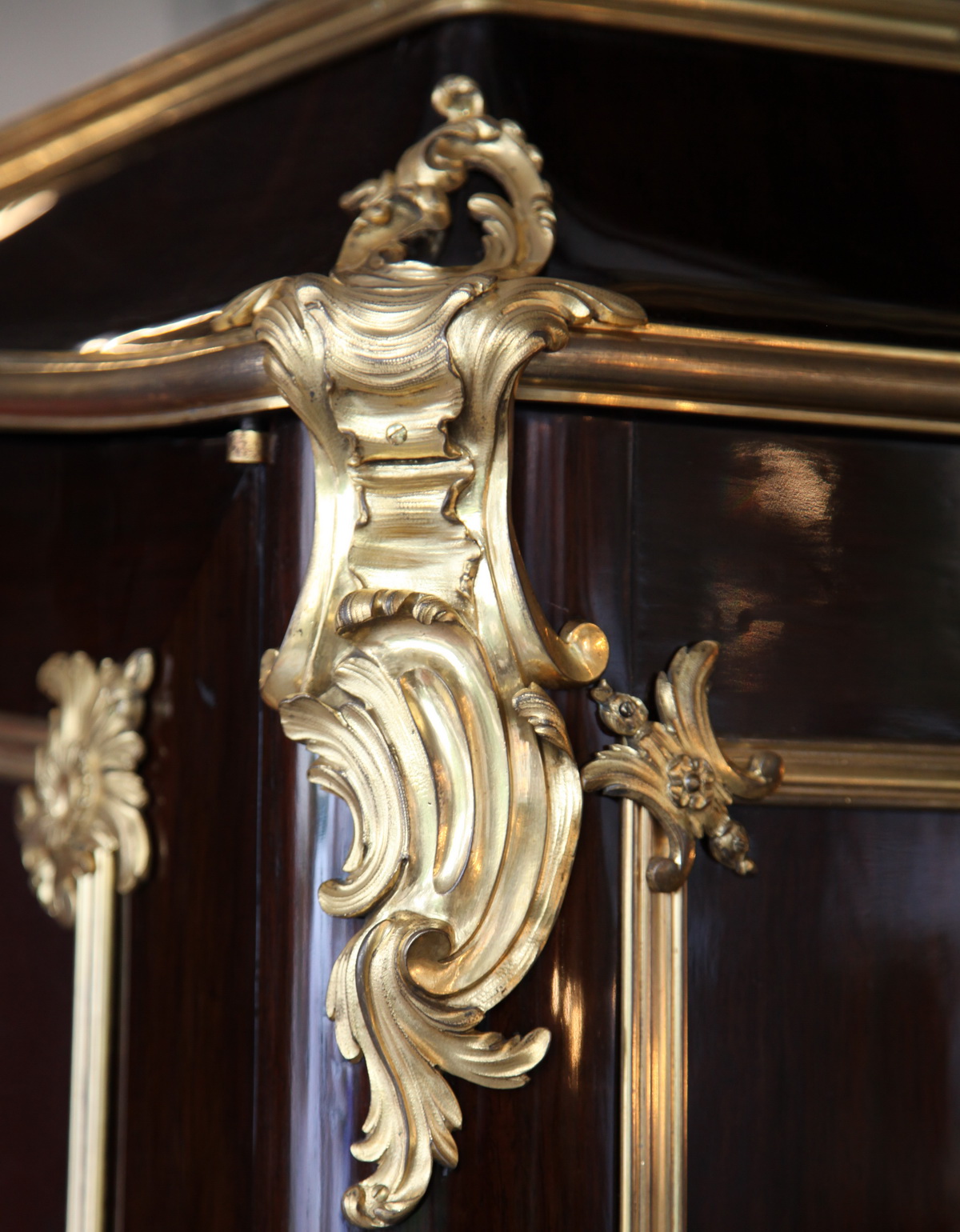 Cupboard in doucine N.III