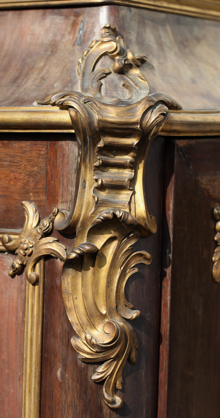 Cupboard in doucine N.III