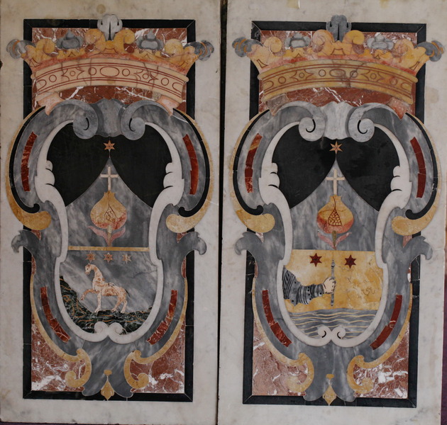 Paire de plaque armoriées époque XVIII