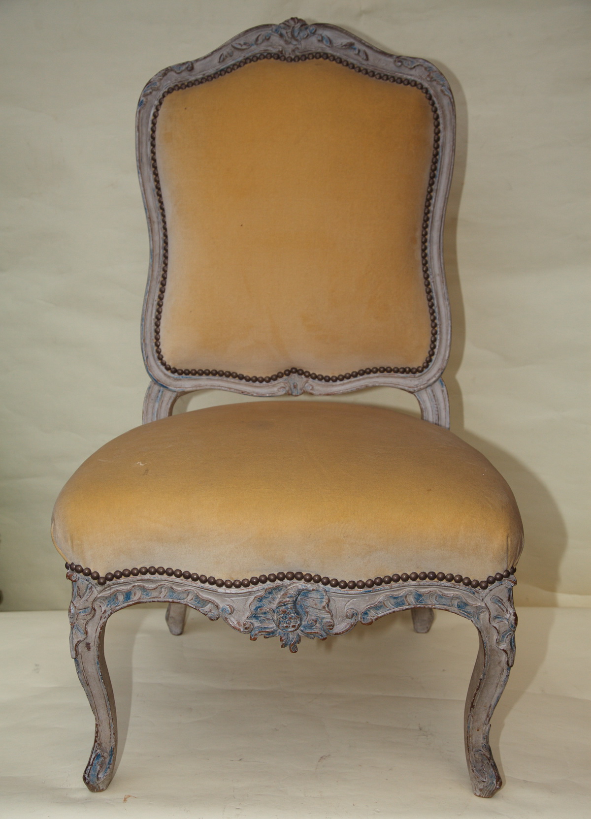 Chaise basse à la Reine époque Louis XV