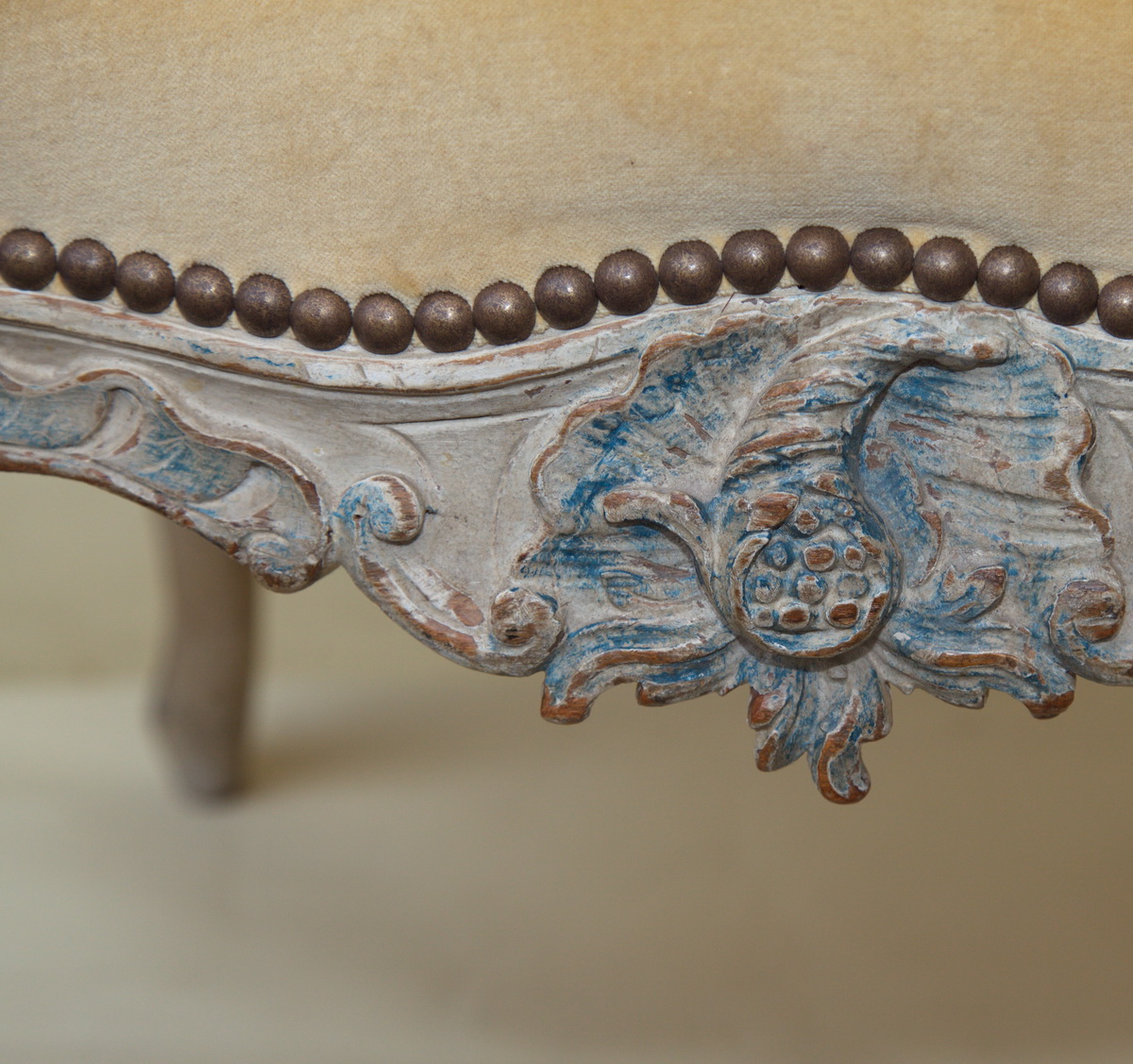 Chaise basse à la Reine époque Louis XV