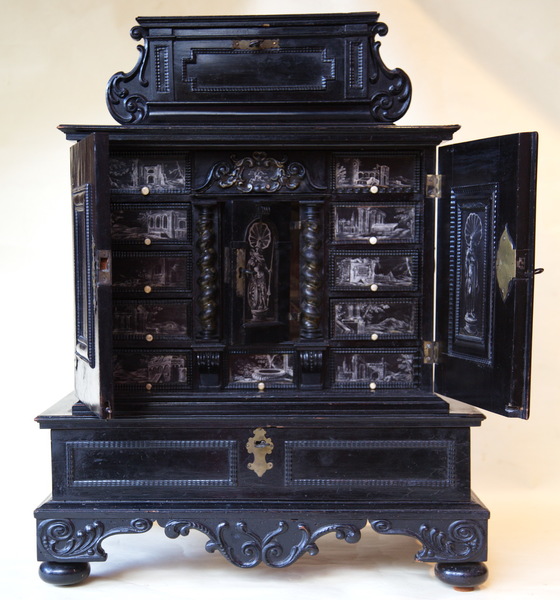 Cabinet Allemagne du Sud XVIIème