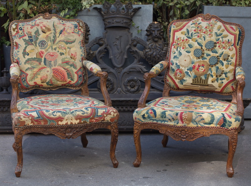 Paire de fauteuils époque Louis XV