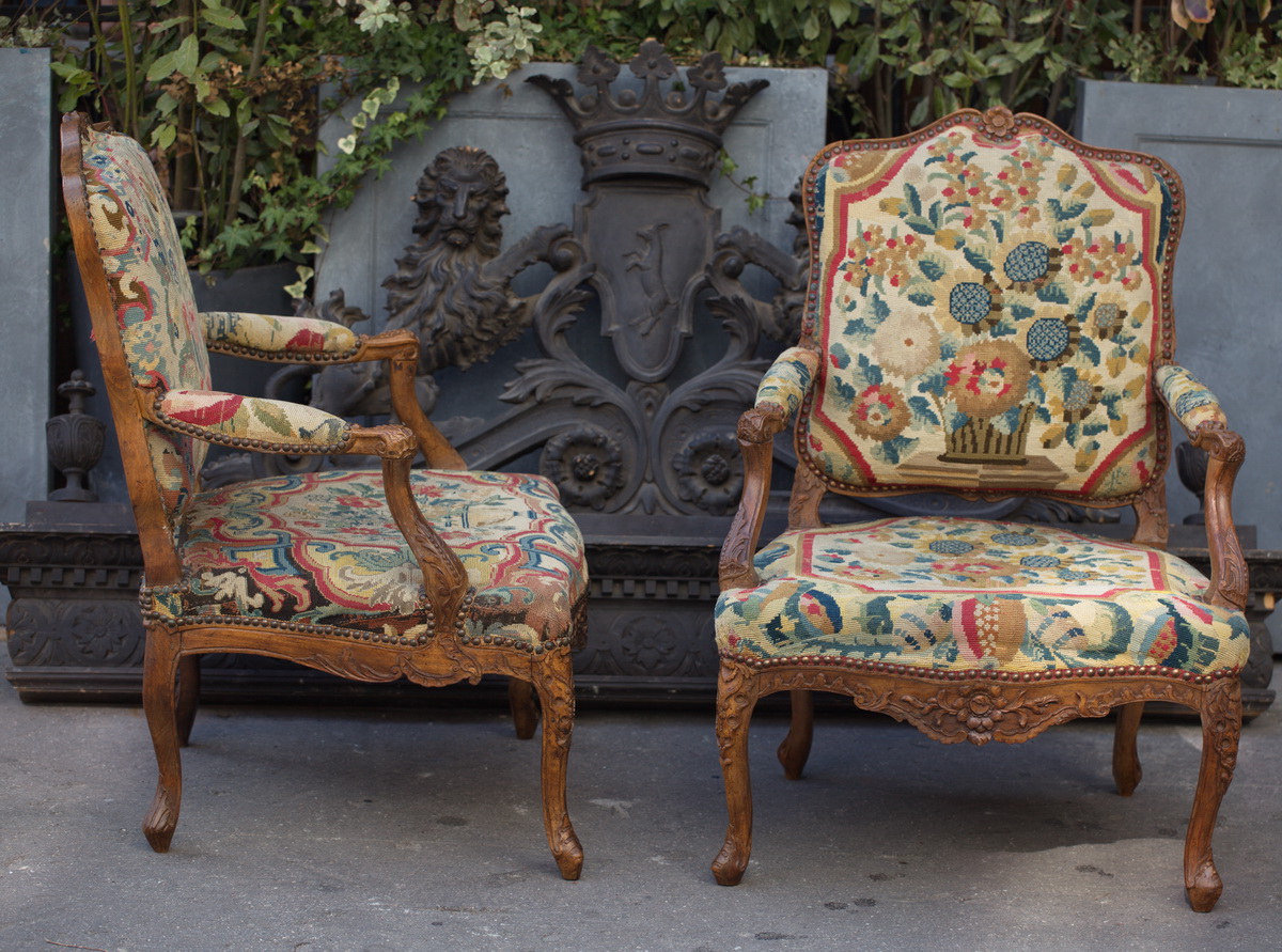 Paire de fauteuils époque Louis XV