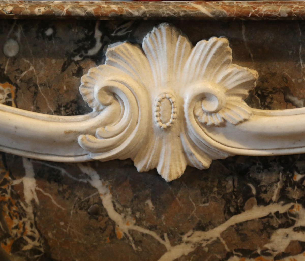 Rafraichissoir en marbre époque Louis XV