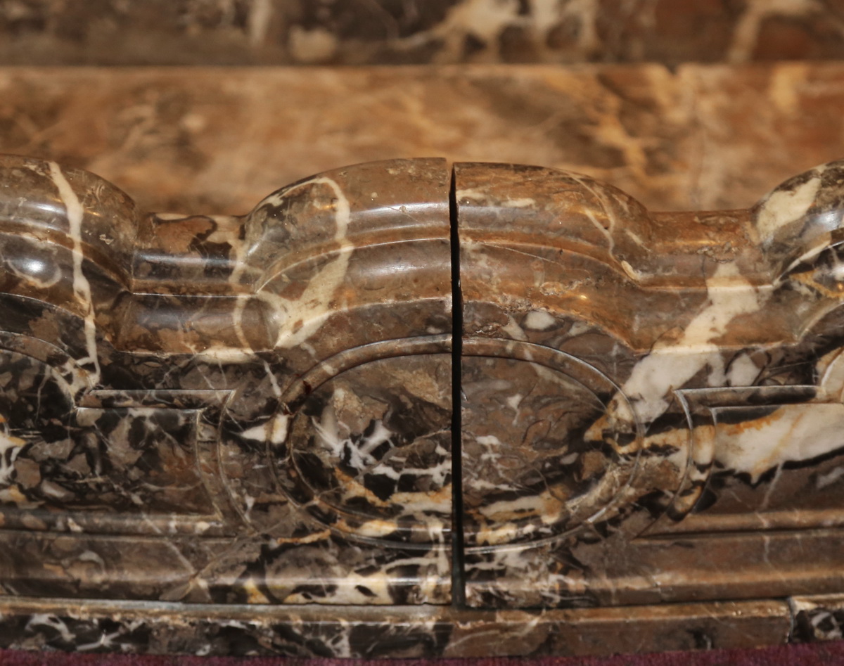 Rafraichissoir en marbre époque Louis XV