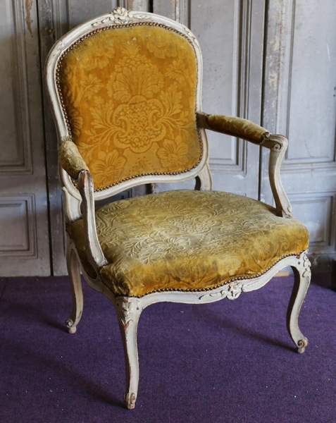 Fauteuil Louis XV estampillé Etienne MEUNIER
