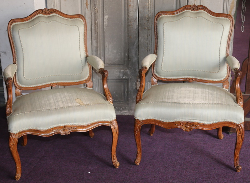 Paire de fauteuils époque Louis XV
