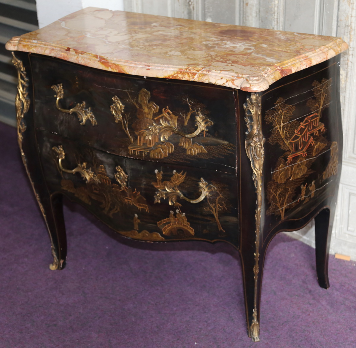 Commode en laque circa 1880