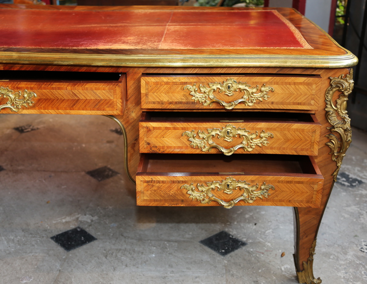 Important Bureau plat style Louis XV circa 1880