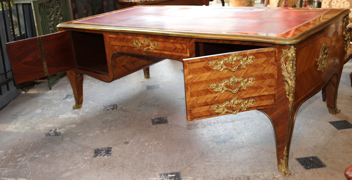 Important Bureau plat style Louis XV circa 1880