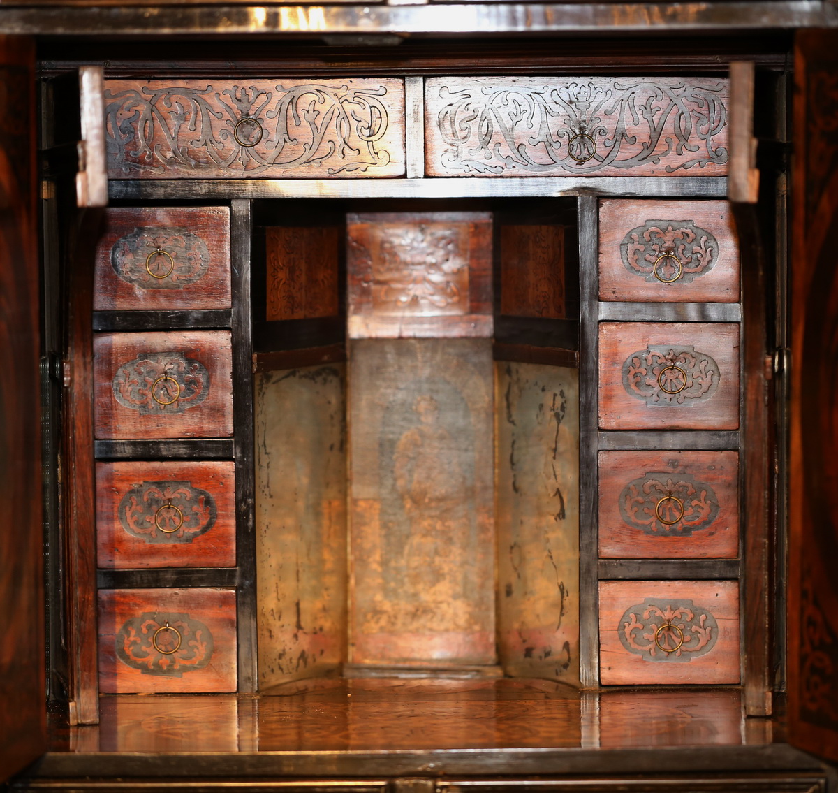 Cabinet XVII