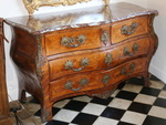 Commode d'poque XVIII me