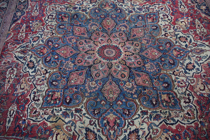 Important IRAN carpet early 20th
