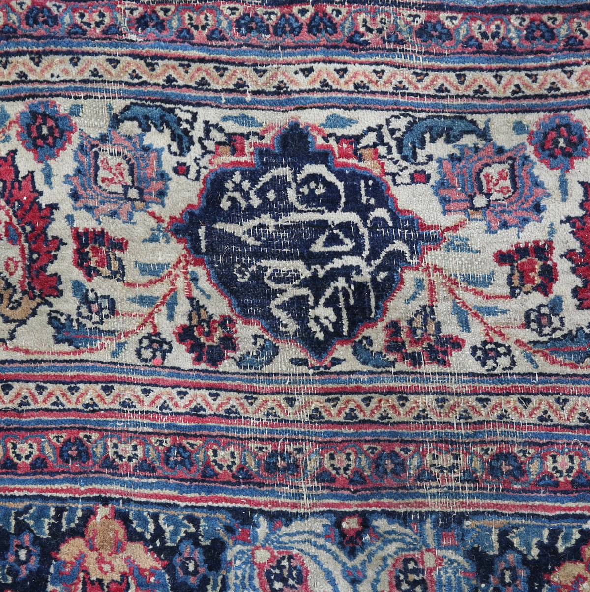 Important tapis IRAN début XXème