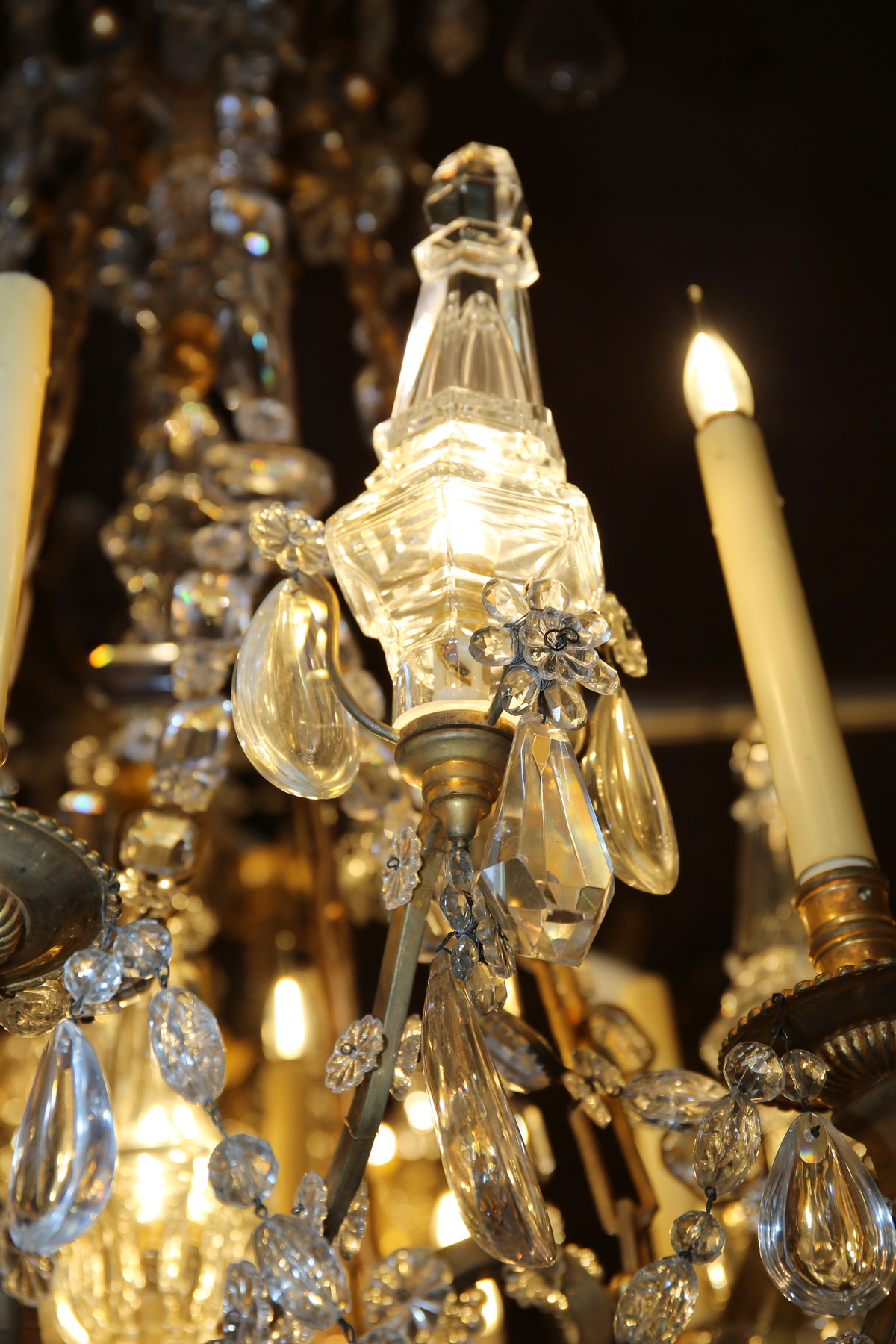 Lustre de style Louis XVI début XXème