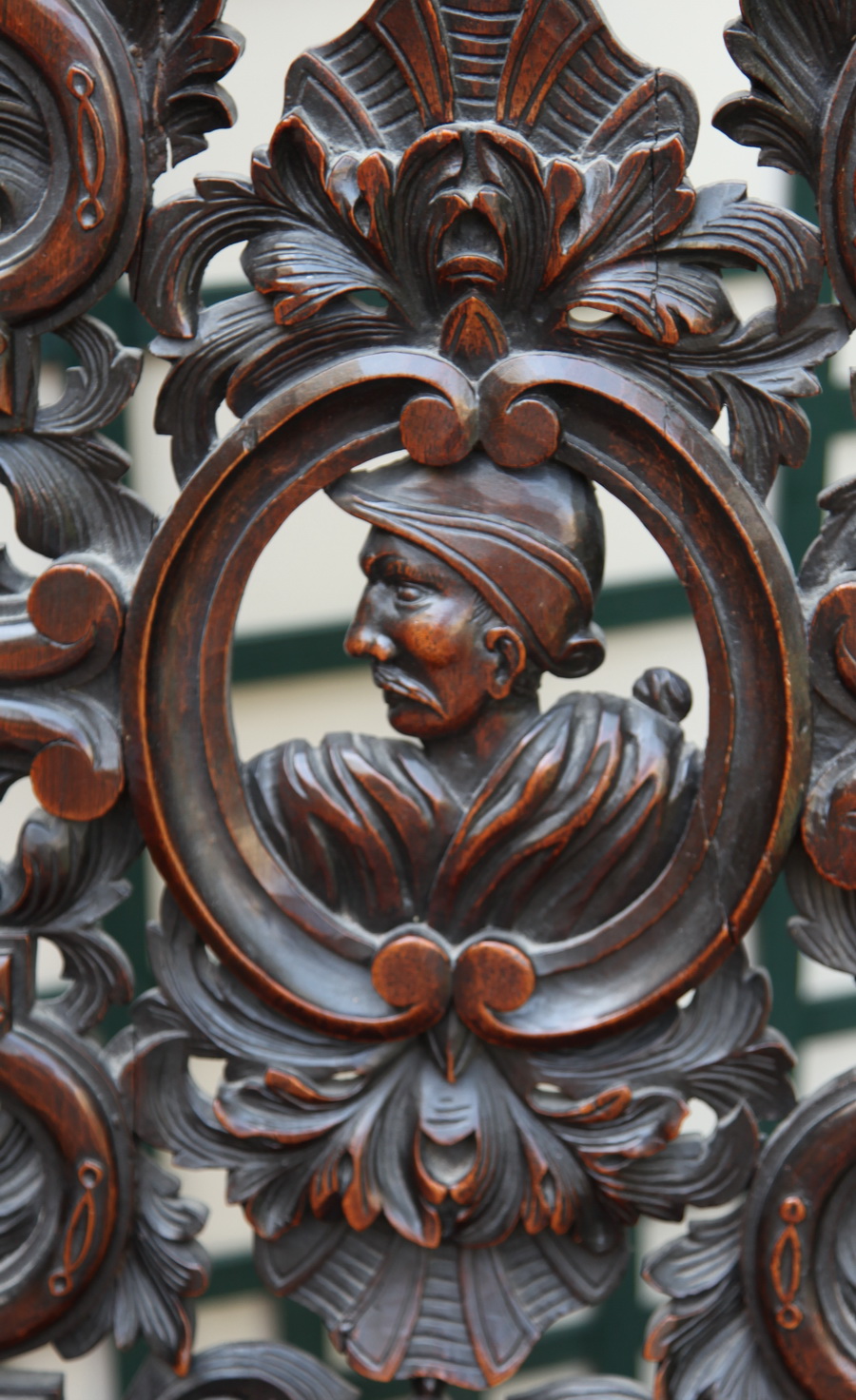 Paire de Fauteuils Noyer