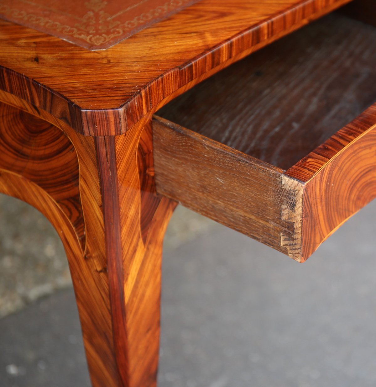 Table bureau époque fin XVIII