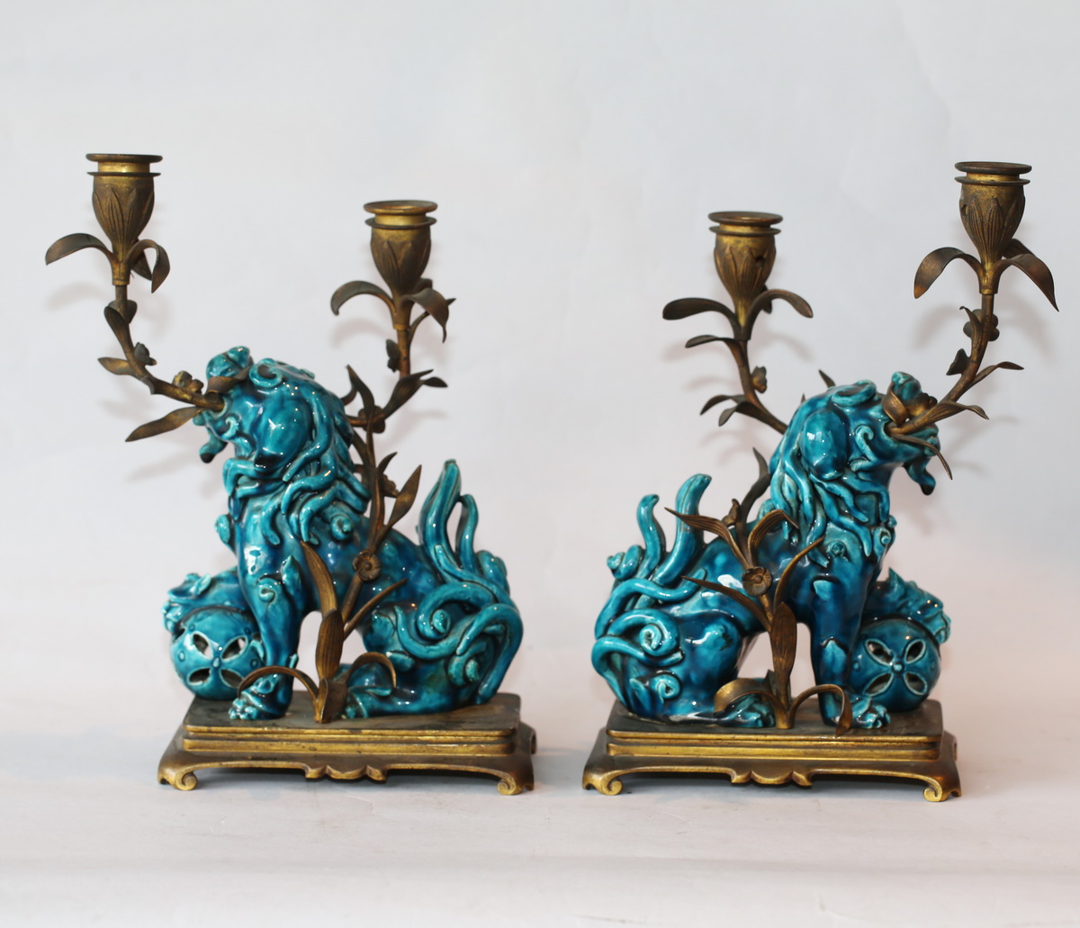 Paire de bougoirs XIX