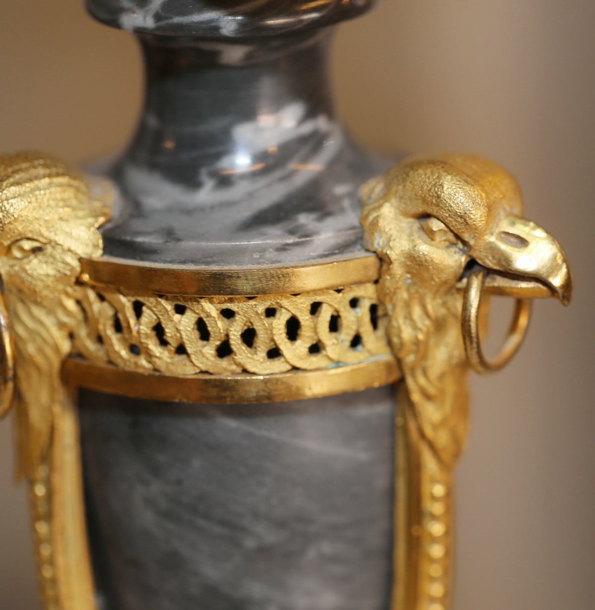 Paire de bougeoirs époque Louis XVI