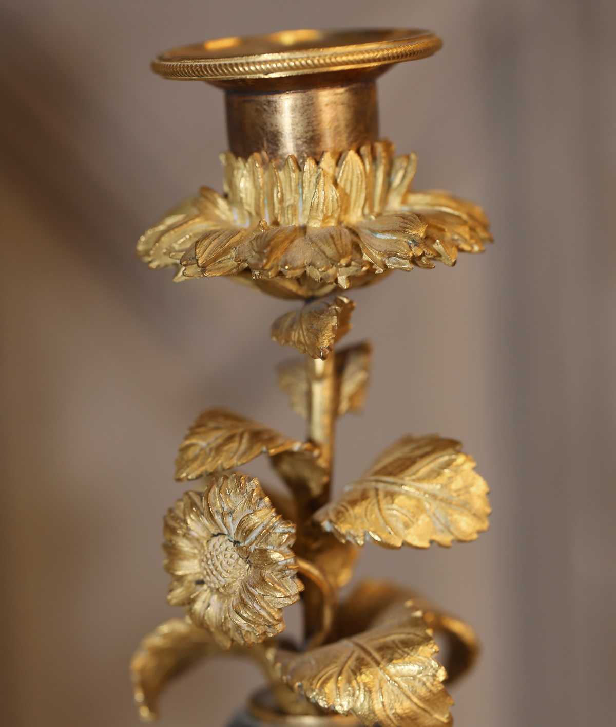 Paire de bougeoirs époque Louis XVI