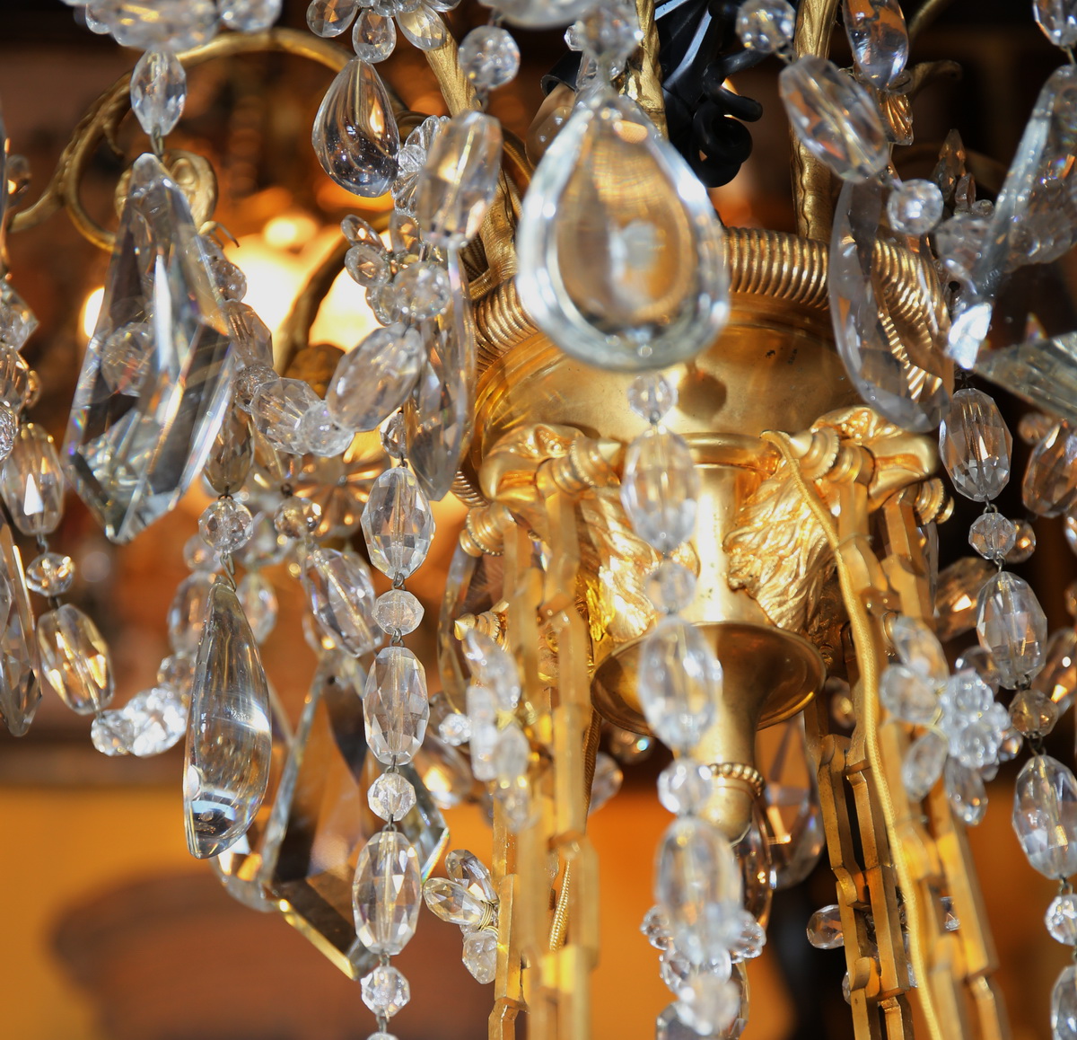 Lustre de style Louis XVI début XXème