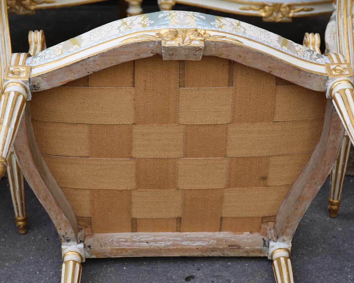 Suite de 6 fauteuils époque XVIII