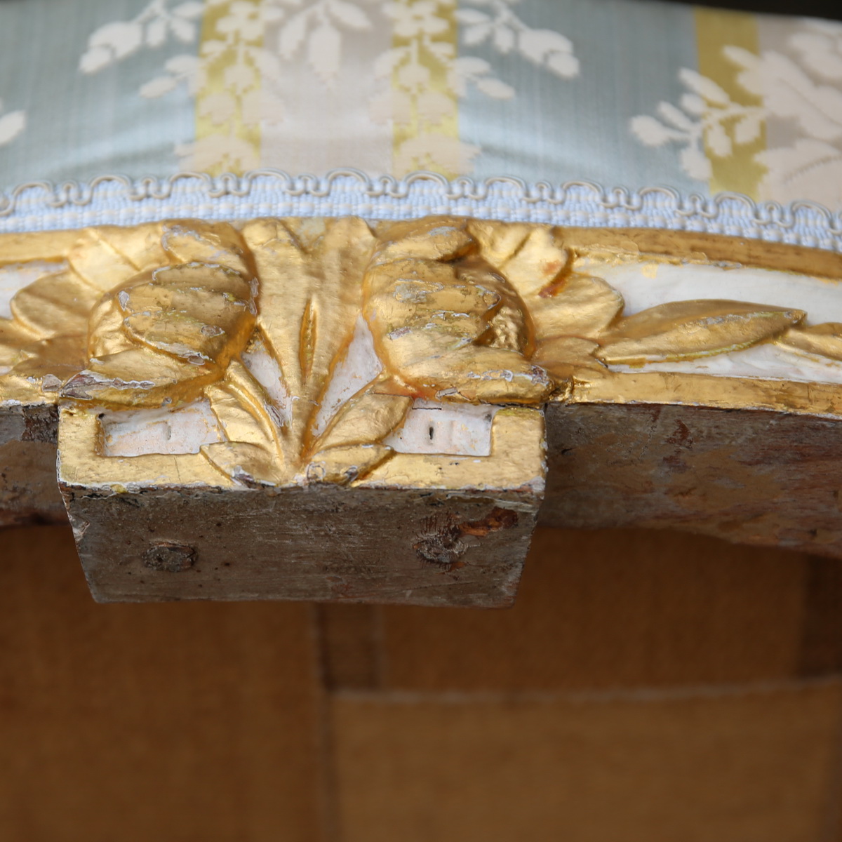 Suite de 6 fauteuils époque XVIII