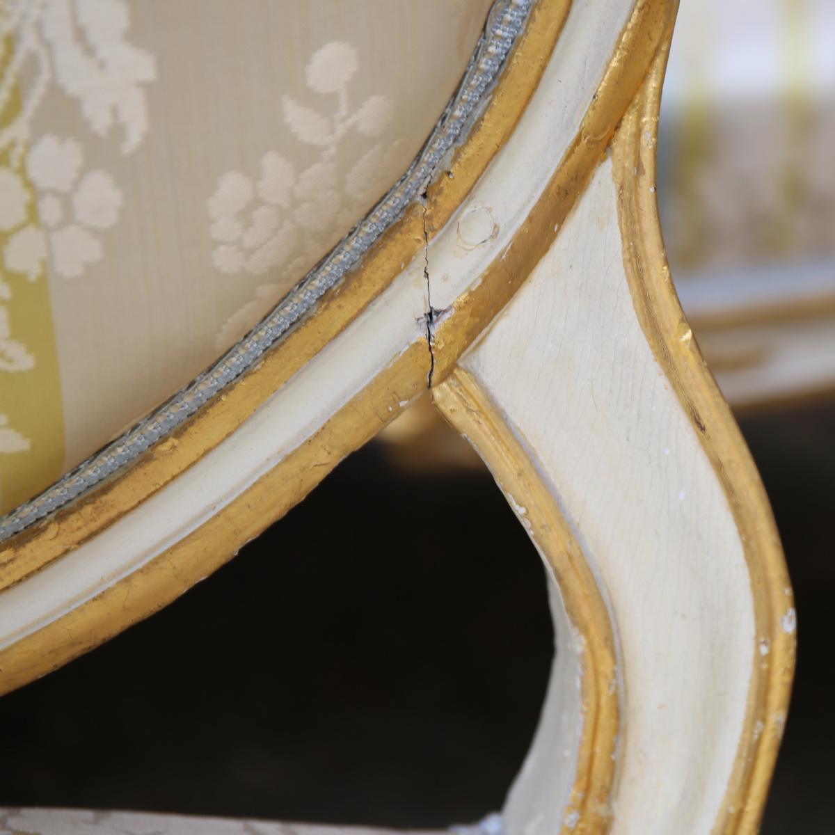 Suite de 6 fauteuils époque XVIII