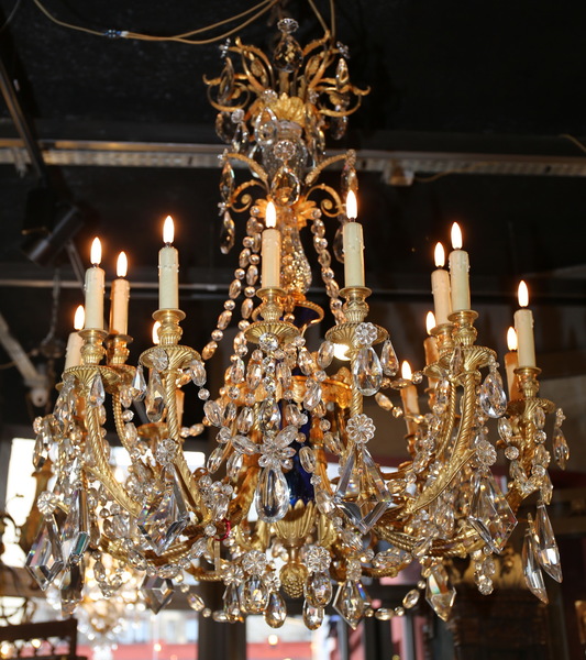 Lustre 18 lumières style Louis XVI début XXème