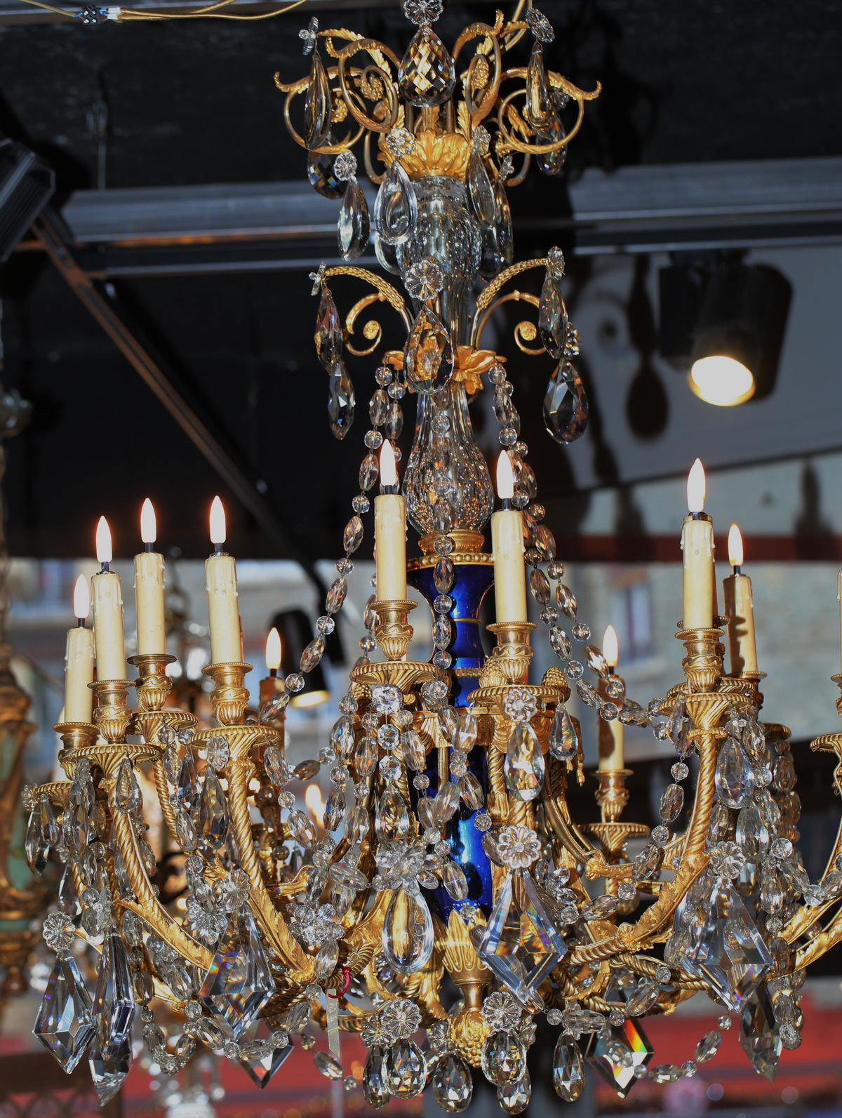 Lustre 18 lumières style Louis XVI début XXème