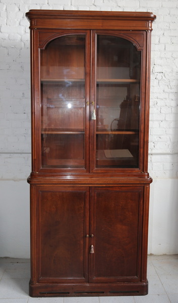 Bibliothèque en acajou circa 1900