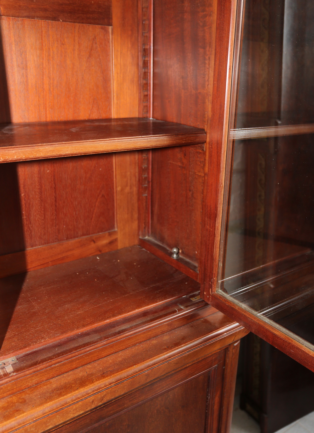 Bibliothèque en acajou circa 1900