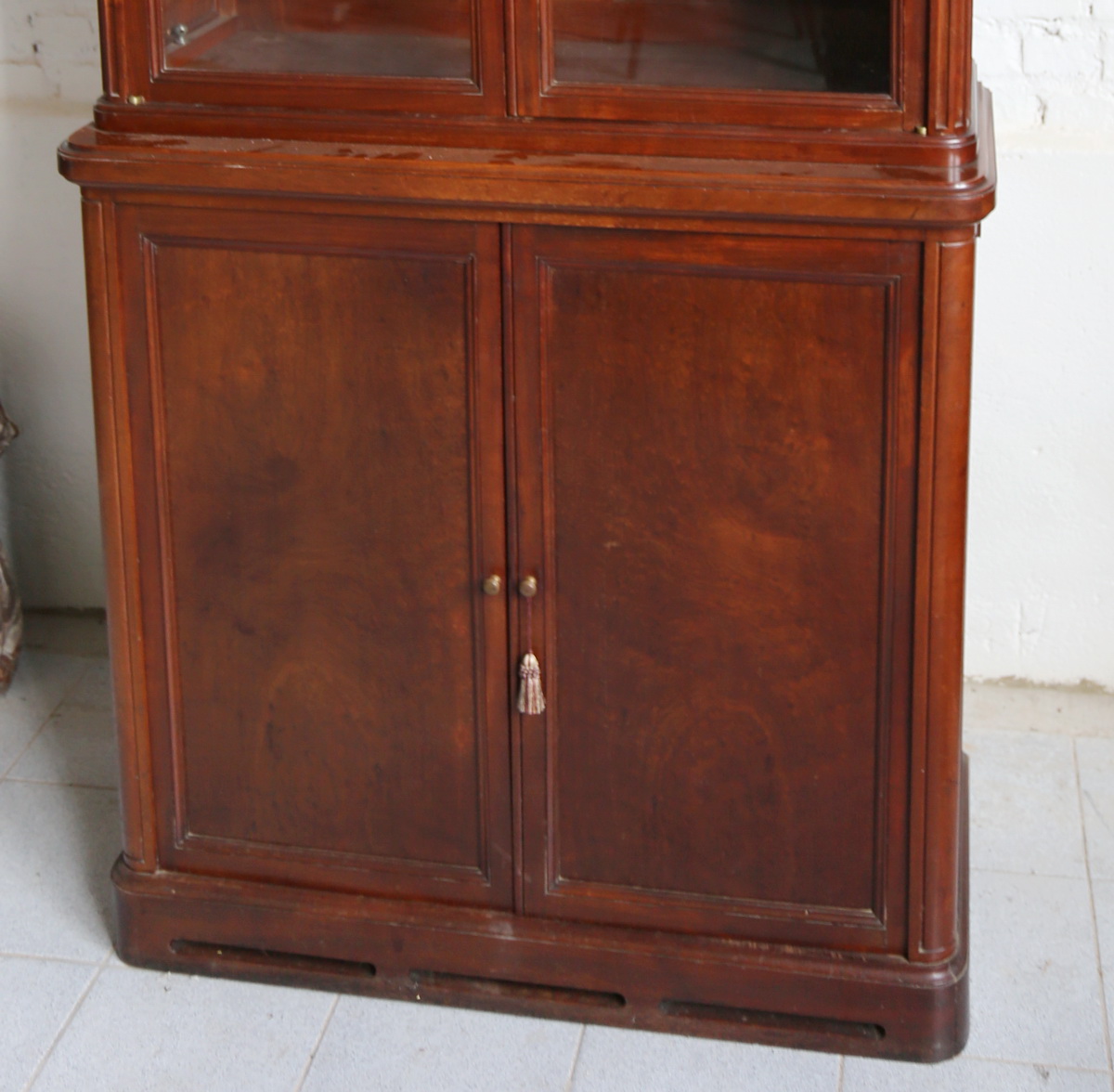 Bibliothèque en acajou circa 1900