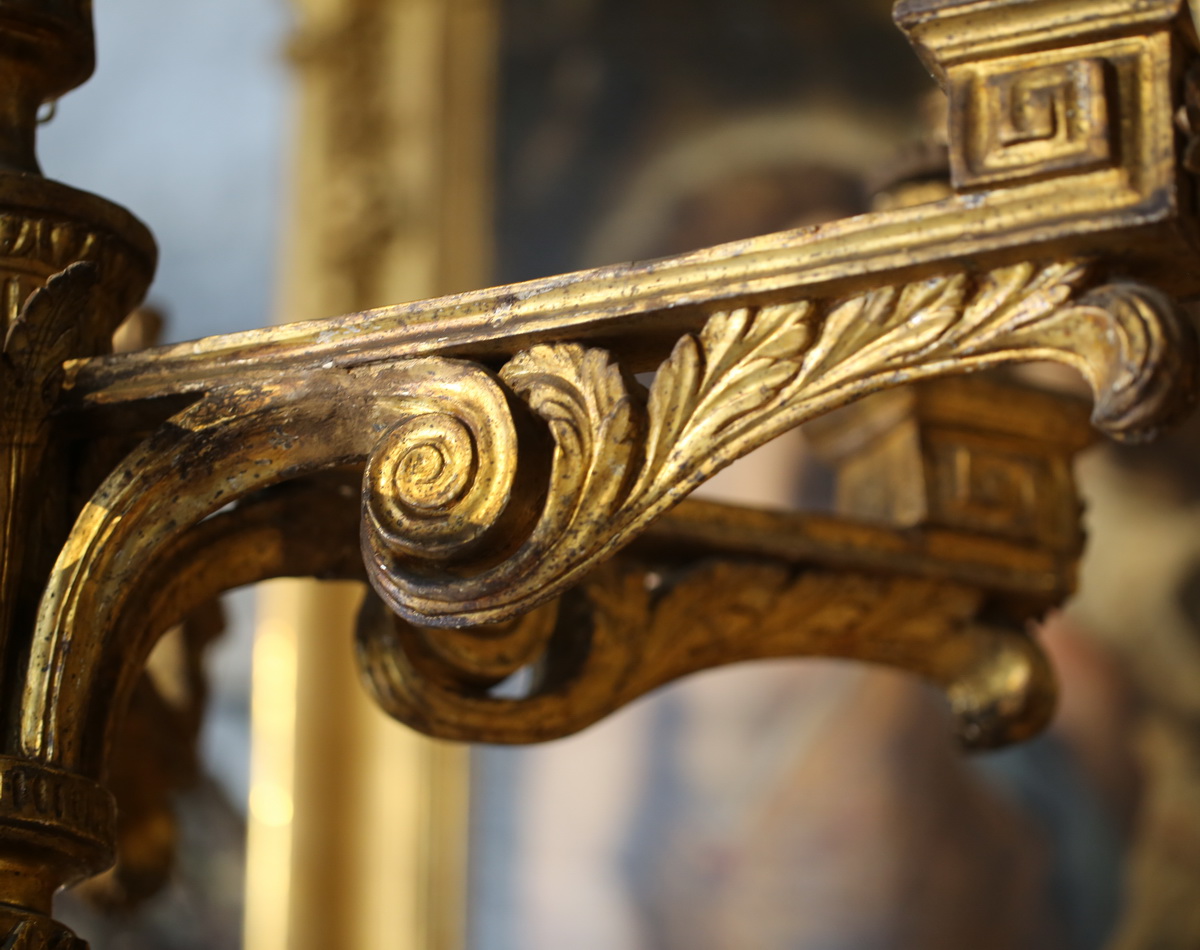 Lustre en bois doré, Italie fin XVIIIème