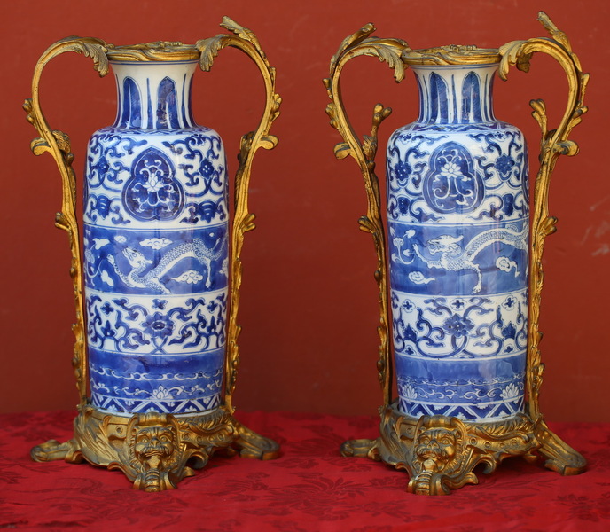 Paire de vases Chine XVIII, monture bronze XIX