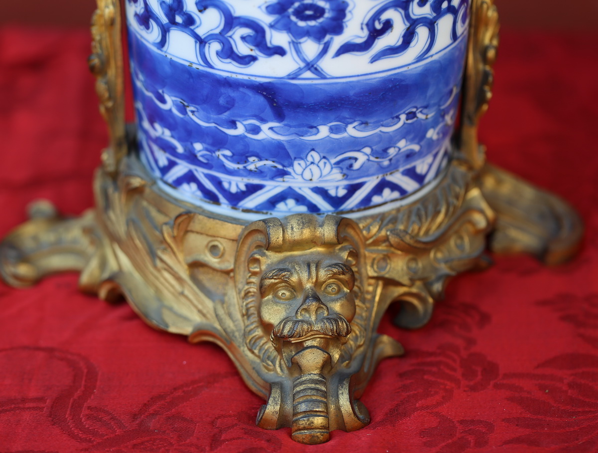 Paire de vases Chine XVIII, monture bronze XIX