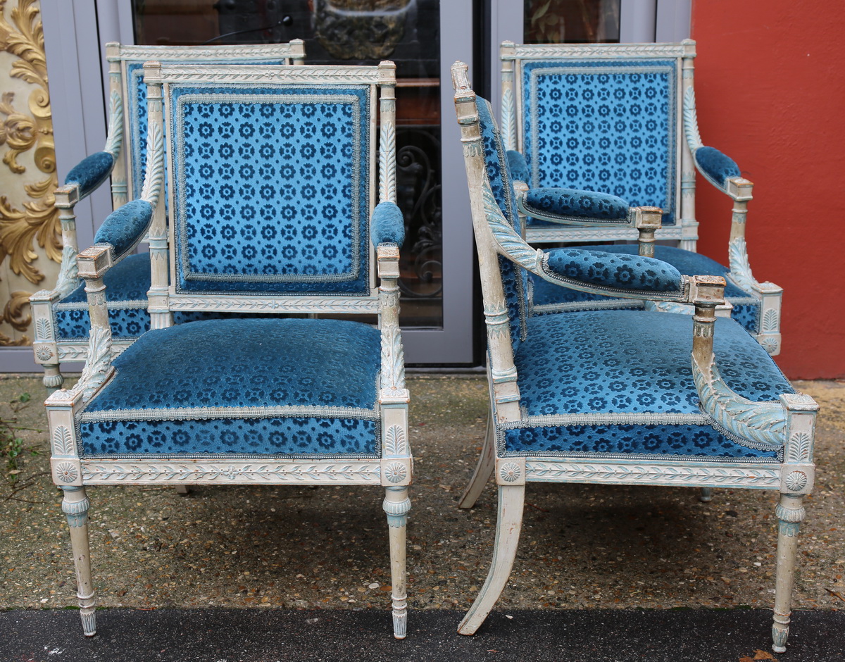 Suite de 4 fauteuils fin XVIII
