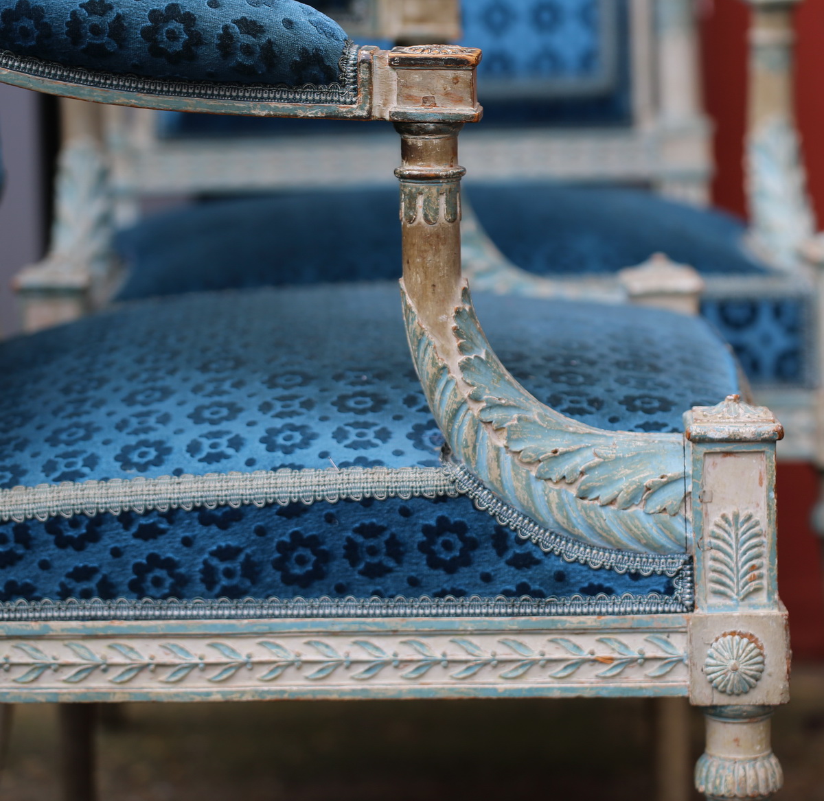 Suite de 4 fauteuils fin XVIII