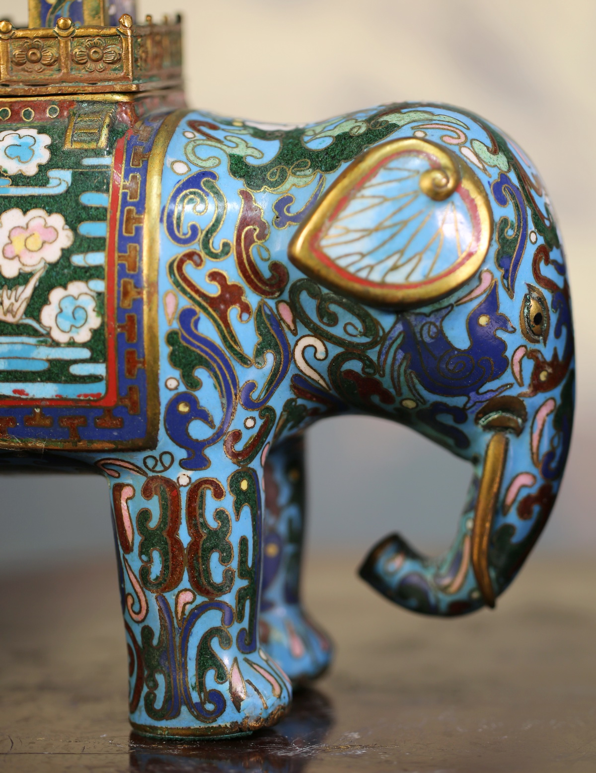 Chine XIXème, éléphants brûle parfum.