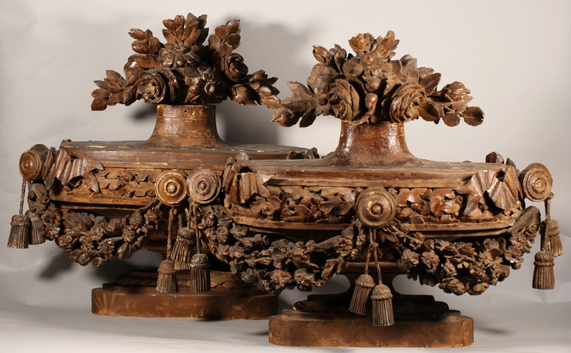Paire de vases d'ornement époque Louis XVI