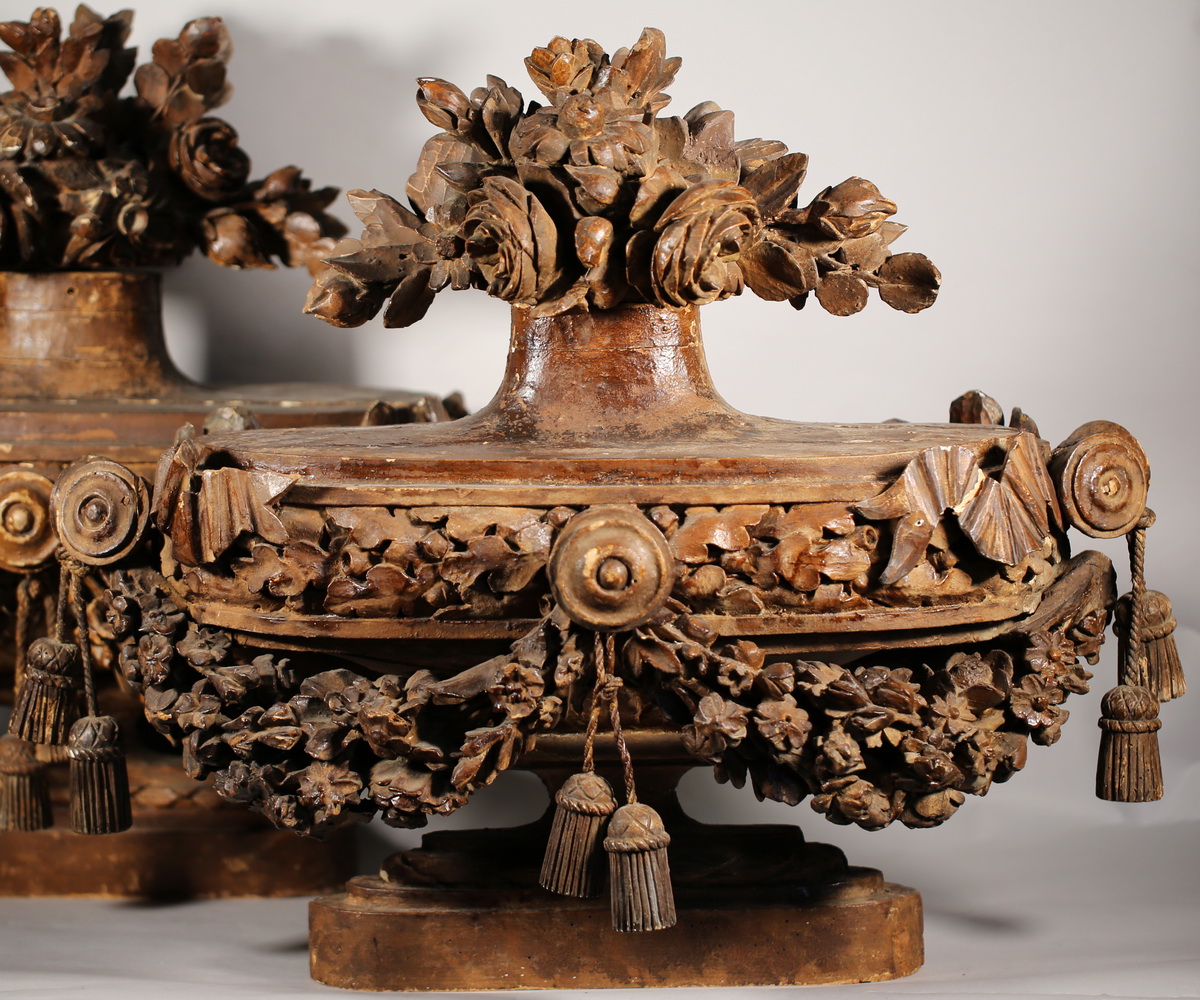 Paire de vases d'ornement époque Louis XVI